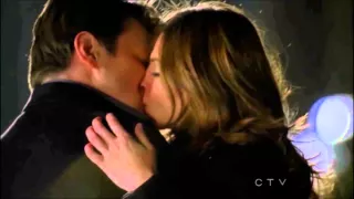 Castle Beckett moments 3x13 First kiss!