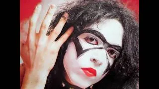 Paul Stanley photos with "The Bandit" makeup (1973)