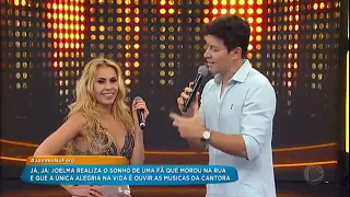 Joelma recebe homenagem e se emociona com depoimento de sua mãe.