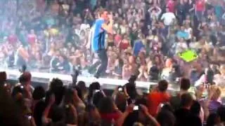 NKOTBSB - Everybody (Backstreet's Back)/Hangin' Tough - Chicago 6/17/11