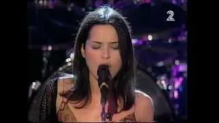 The Corrs - So Young (Live World Music Awards 1999)