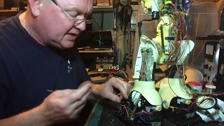 Fixing WowWee Robosapien V2 Wiring Repair Part 1 - fixed1t LIVE