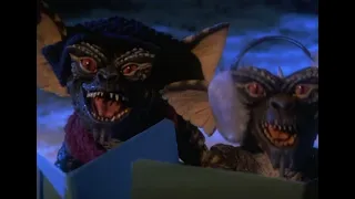 Gremlins - Christmas Carolers (1984)