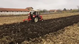 Zetor 7011 oranje