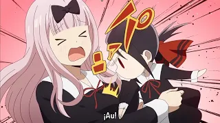 Kaguyita le pega a Chika en el pecho | Kaguya-sama wa kokurasetai: First Kiss wa Owaranai