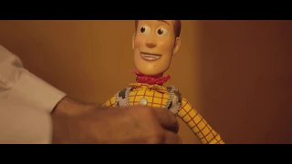 Toy Story 2 - The Cleaner/El restaurador de Woody