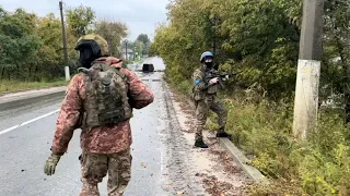 Попали под снайперский огонь в Купянске | Как живёт город после освобождения | Взорванный мост