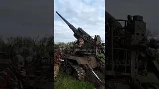 Ukrainian 2S7 "Pion" 203mm SPG setting and firing