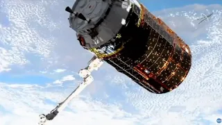 Japan's HTV-9 cargo ship captured by space station