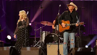 Alan Jackson & Lee Ann Womack - Murder on Music Row (Live at 14th Annual ACM Honors)