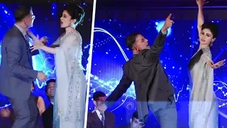 Mouni Roy And Akshay Kumar's Crazy Dance During Gold Movie Song Launch