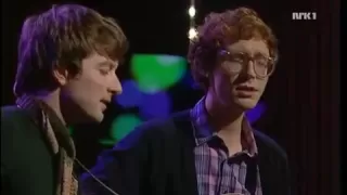 Kings of Convenience sing "24-25" live
