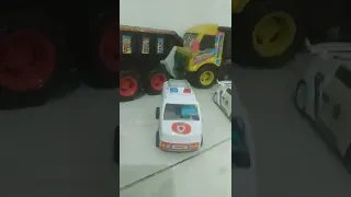 Truk oleng mobil molen mobil polisi mobil ambulan mobil sampah. Miniatur truk oleng plastik