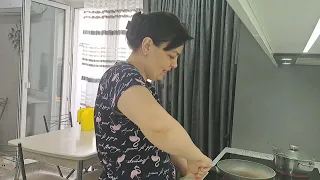 наши БУДНИ🥰сюрприз ДЛЯ Маруси🌈ПРОСТОЙ КЕКС на КЕФИРЕ😋