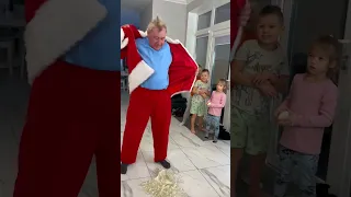 Prank Santa Claus And Kids 😱🤣🤣🤣 #shorts