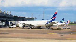 Pouso e Decolagem do Boeing 777-300ER da Latam em Porto Alegre