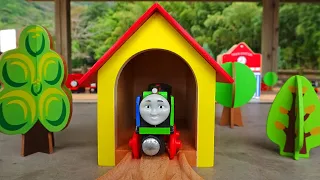 Thomas & Brio wooden train ☆ Subway tunnel, tower, cute house course