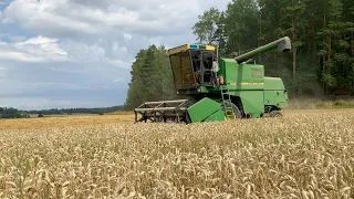 Köp Skördetröska John Deere 1042 10fot på Klaravik