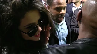 CRAZY - SELENA GOMEZ gets TRAPPED and CRUSHED by FANS in Paris
