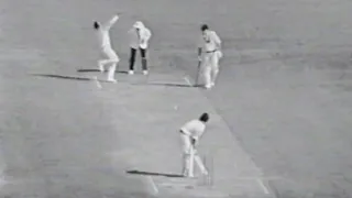 Sobers bounces Lillee 1971!