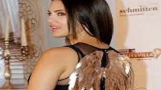 Sunny Leone’s Gown Has Golden Wings And You Need To See Them!