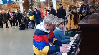 PLAY on the STATION - by Olivier (8 years old) and Abe (12 years old).