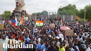 Niger: hundreds of junta supporters gather in Niamey amid threat of military intervention