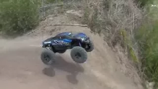 Traxxas Xmaxx - 8s/6s Bash, Jumps, Slowmotion, And Music!!!