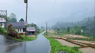 Heavy Rain in a hilly village||very beautiful and relaxing||Indonesian village
