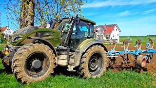 VALTRA Superlativ T-235 green Edition im Ackermodus mit Lemken Juwel 8 beim pflügen 2024