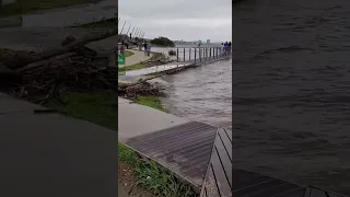 Guaíba atinge 2,71 metros em Porto Alegre, terceiro maior nível desde a enchente histórica de 1941