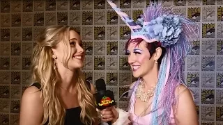 Comic-Con 2015: Unicorn Makes Jennifer Lawrence Fall Over Laughing