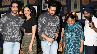 ALY GONI & JASMIN BHASIN WITH MOM DAD SPOTTED AT JUHU 😍💖📸