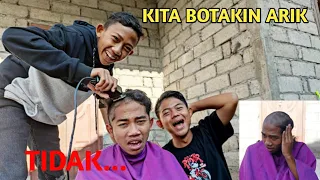 ARIK BOTAKIN RAMBUT SPESIAL 3 JUTA SUBSCRIBER! | Mikael TubeHD