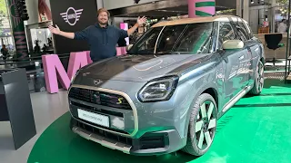 New Electric MINI Countryman Full Tour! Radical Inside & Out, Great Infotainment, & More!
