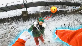 HORROR PARKOUR SNOWBALL FIGHT POV - (SANTA vs ELF vs VILLAINS)