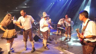 Arrepiar...Dança do Emagrecimento na Sommerfest 2017 com a Banda do Barril.