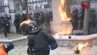 Гибель протестующих  Беспорядки в Киеве на Грушевского 22 01 2014  Украина Майдан Беркут