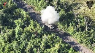 Аеророзвідники 110-ої ОМБр завдали вогневого ураження по покинутій ворожій техніці дроном-камікадзе