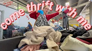 come thrift with me at the goodwill bins!! everything under $3 + big try on thrift haul!