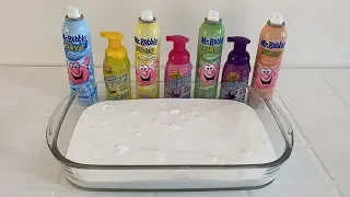 JOGUEI VÁRIAS ESPUMAS COLORIDAS DOS ESTADOS UNIDOS NO SLIME BRANCO GIGANTE! (Muito legal)