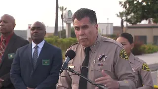 L.A. sheriff searching for gunman who shot deputy