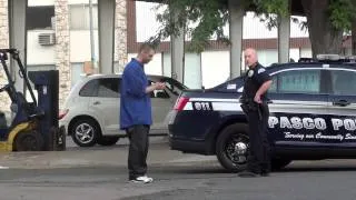 Gangster tries to run away from cop!