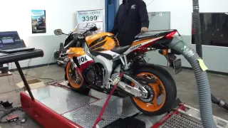 honda cbr 1000 repsol sur le dyno