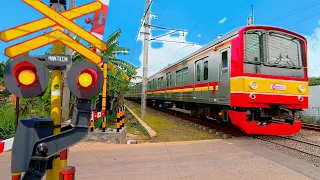 Palang Kereta Api Baru Krl Perlintasan KA Jatake Kampung Kandang