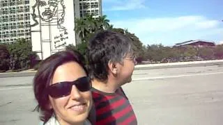 Reportaje a Turistas en la plaza de la revolución  La Habana. Cuba