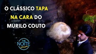 Murilo reencontra Mini Danilo, que deu-lhe um tapão na cara durante gravação | The Noite (25/04/24)