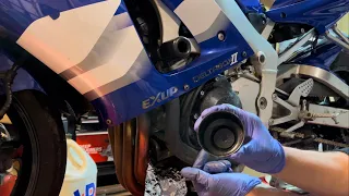 How to change oil on a 98-01 Yamaha R1
