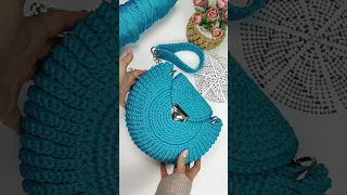 A new crochet handbag