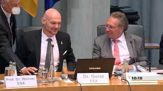 Astronaut Alexander Gerst zu Gast im Wirt­schafts­aus­schuss